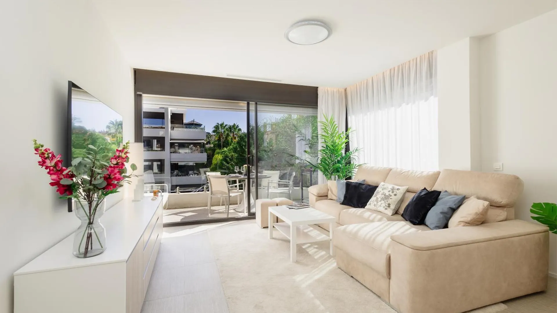Apartment Next To The Beach In Dunes Beach Marbella Spanien