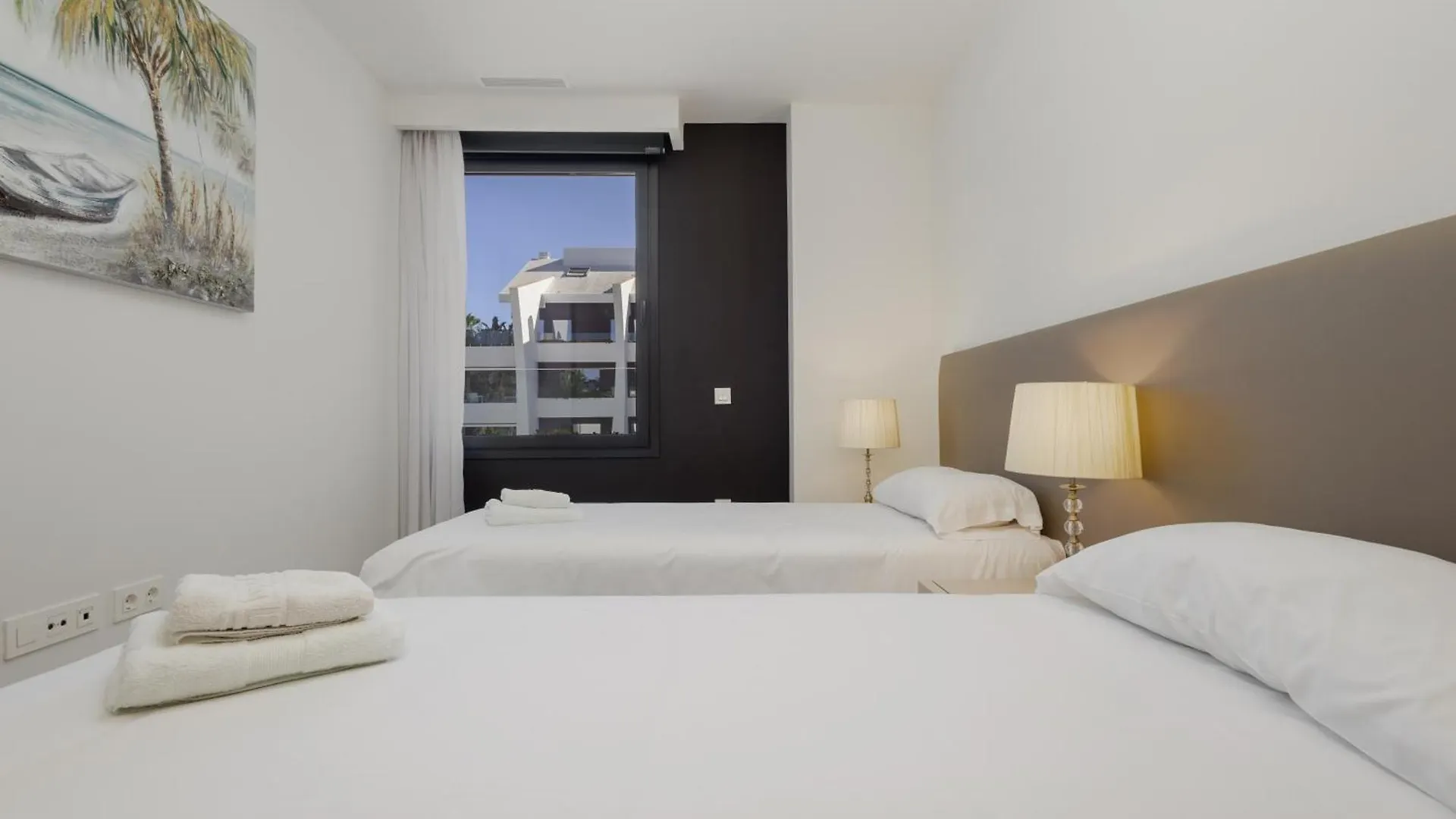 Apartment Next To The Beach In Dunes Beach Марбелья