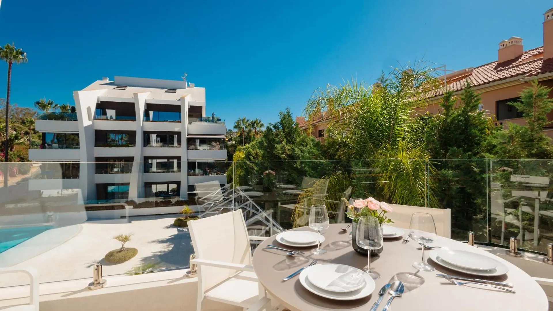 Apartment Next To The Beach In Dunes Beach Марбелья Испания